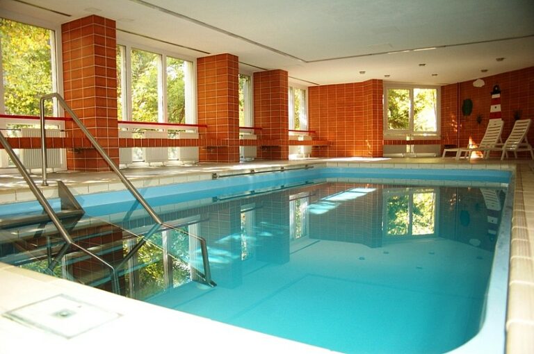 Schwimmbad im Diakoniezentrum Heiligensee – Schwimmkurse WellenFlitzer